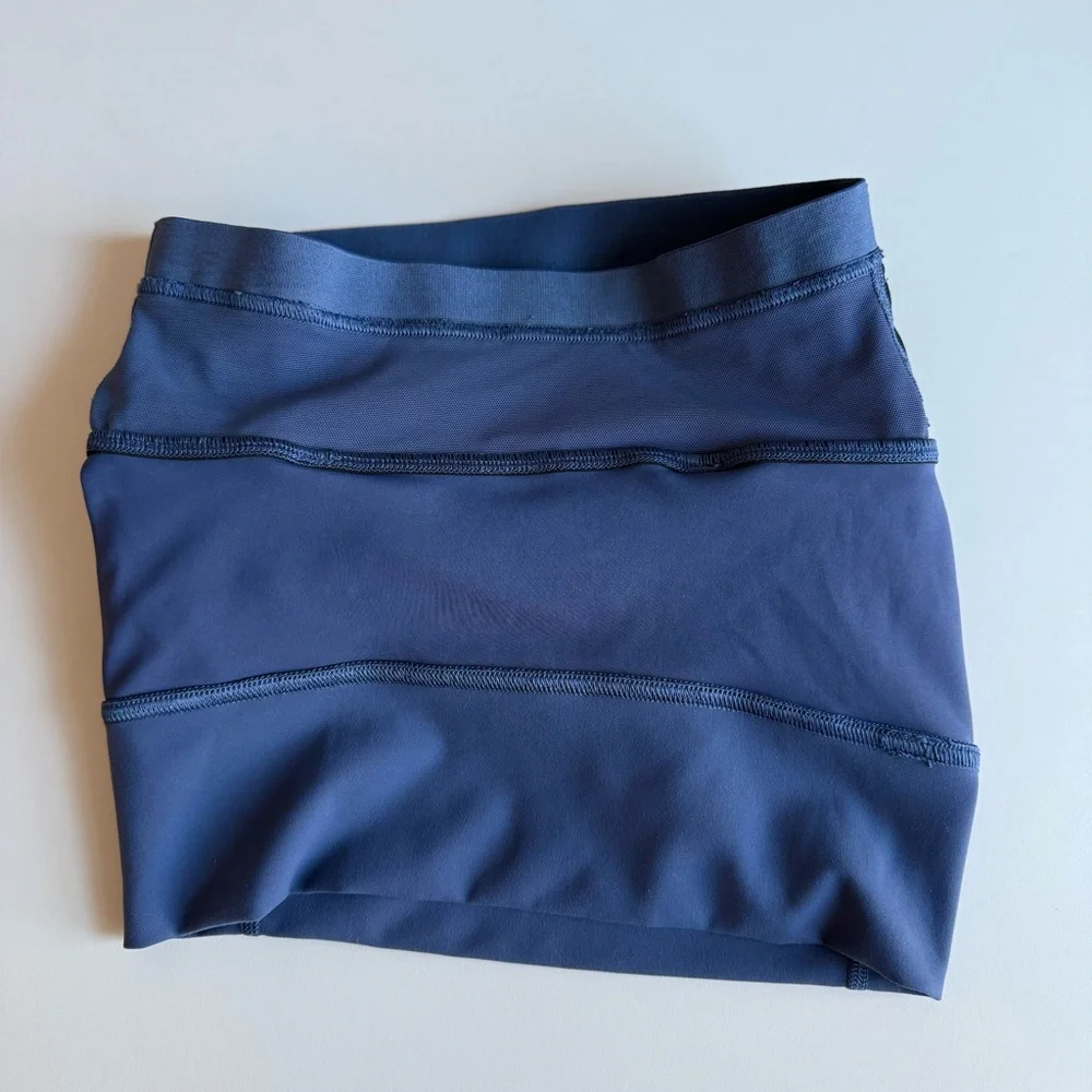 Lululemon Women’s Blue Longline Sports Bra Crop Top Stretch Athletic Yoga Size 2
